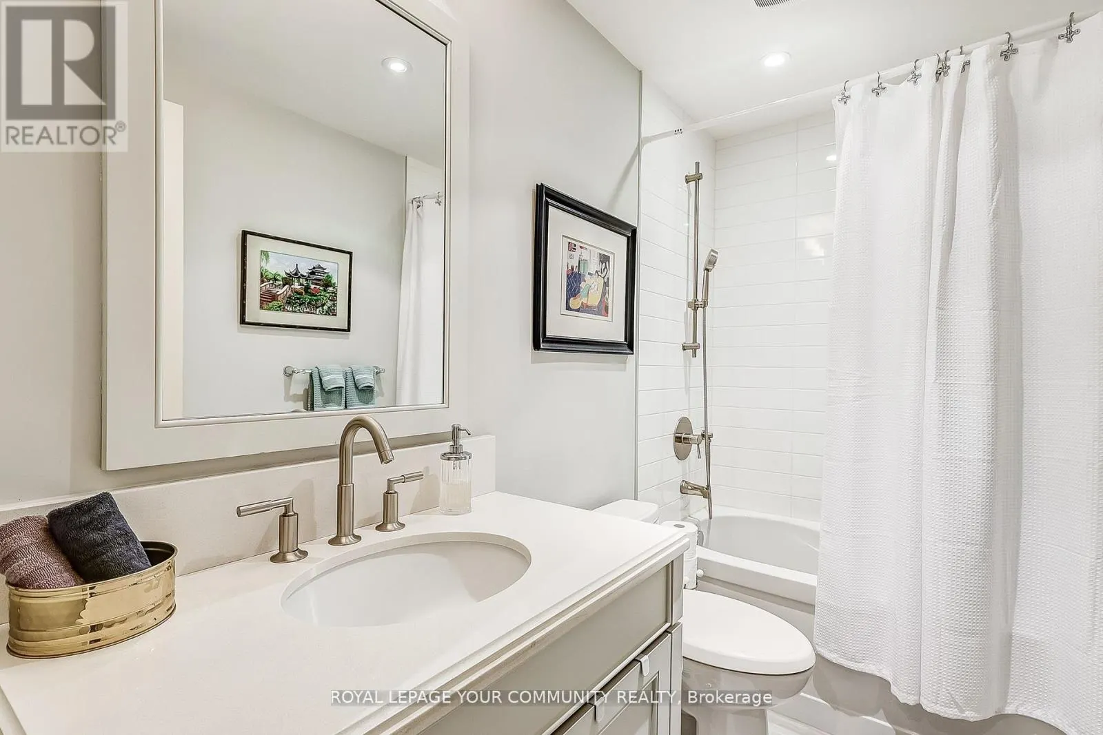 222 ST LEONARDS AVENUE