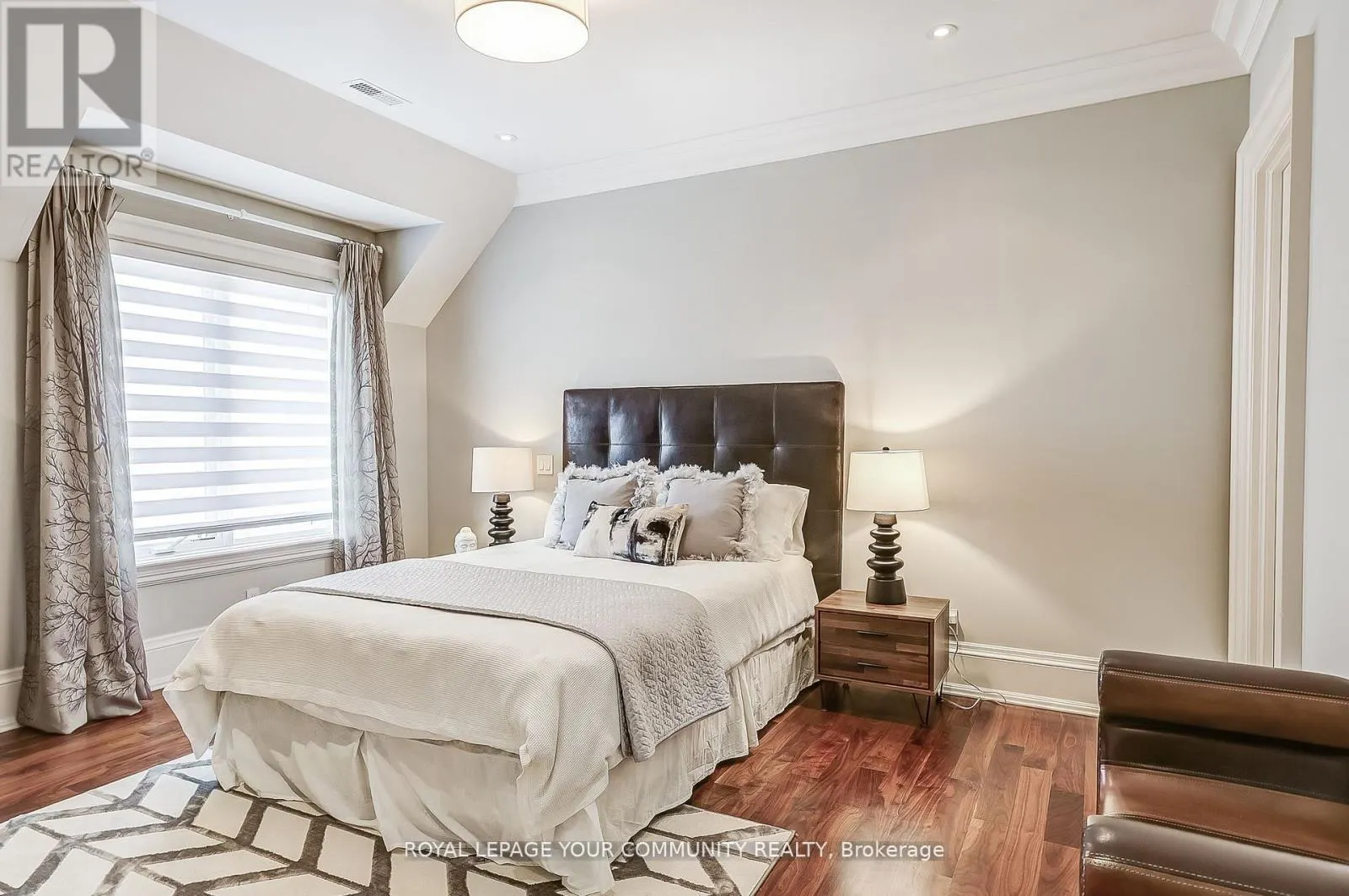 222 ST LEONARDS AVENUE