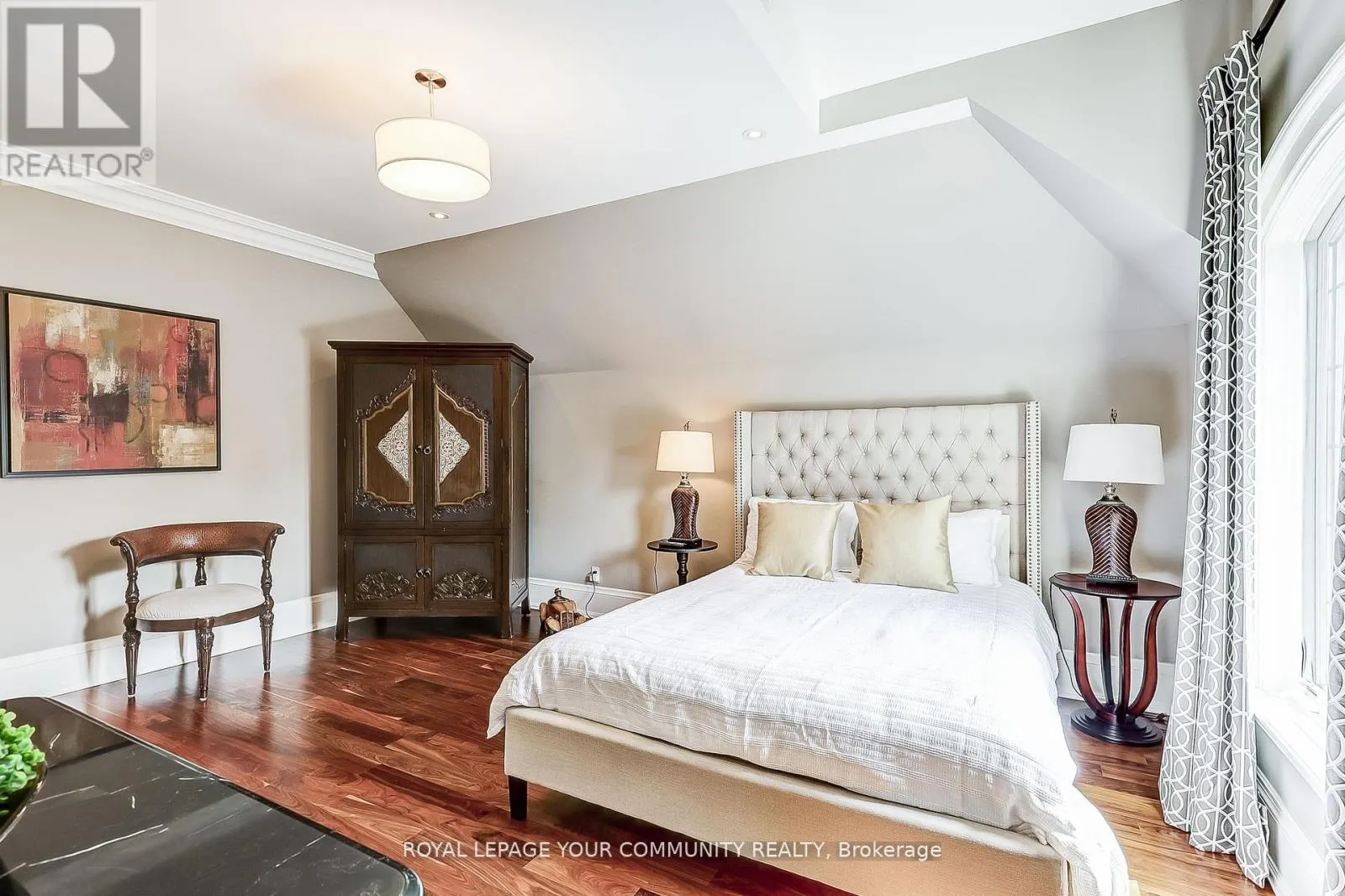 222 ST LEONARDS AVENUE