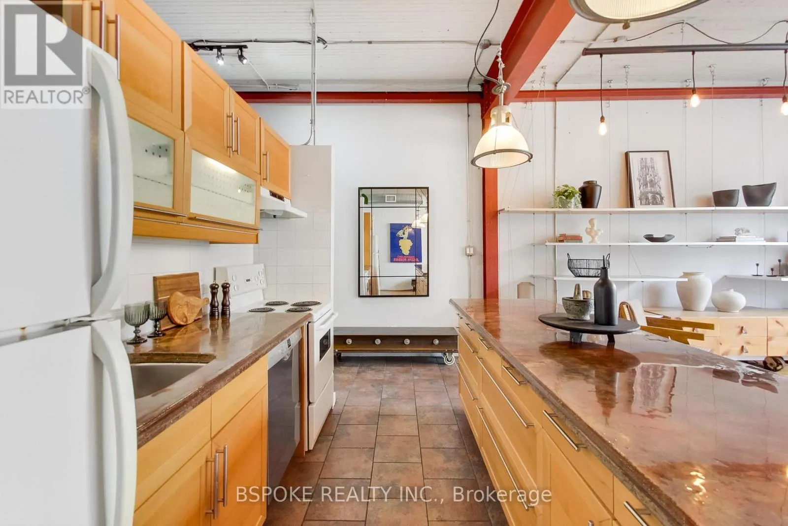 115 - 365 DUNDAS STREET E