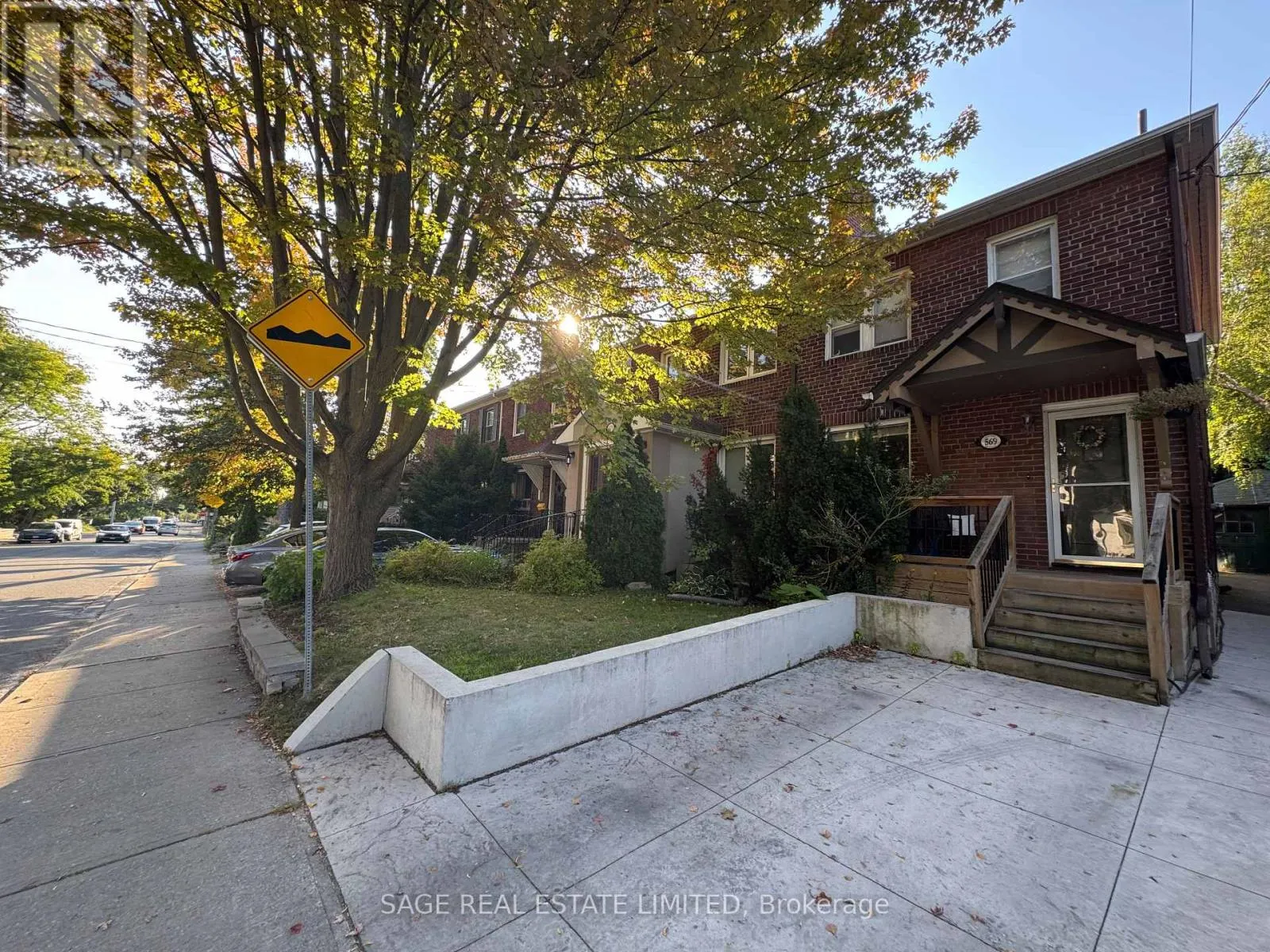 569 SOUDAN AVENUE