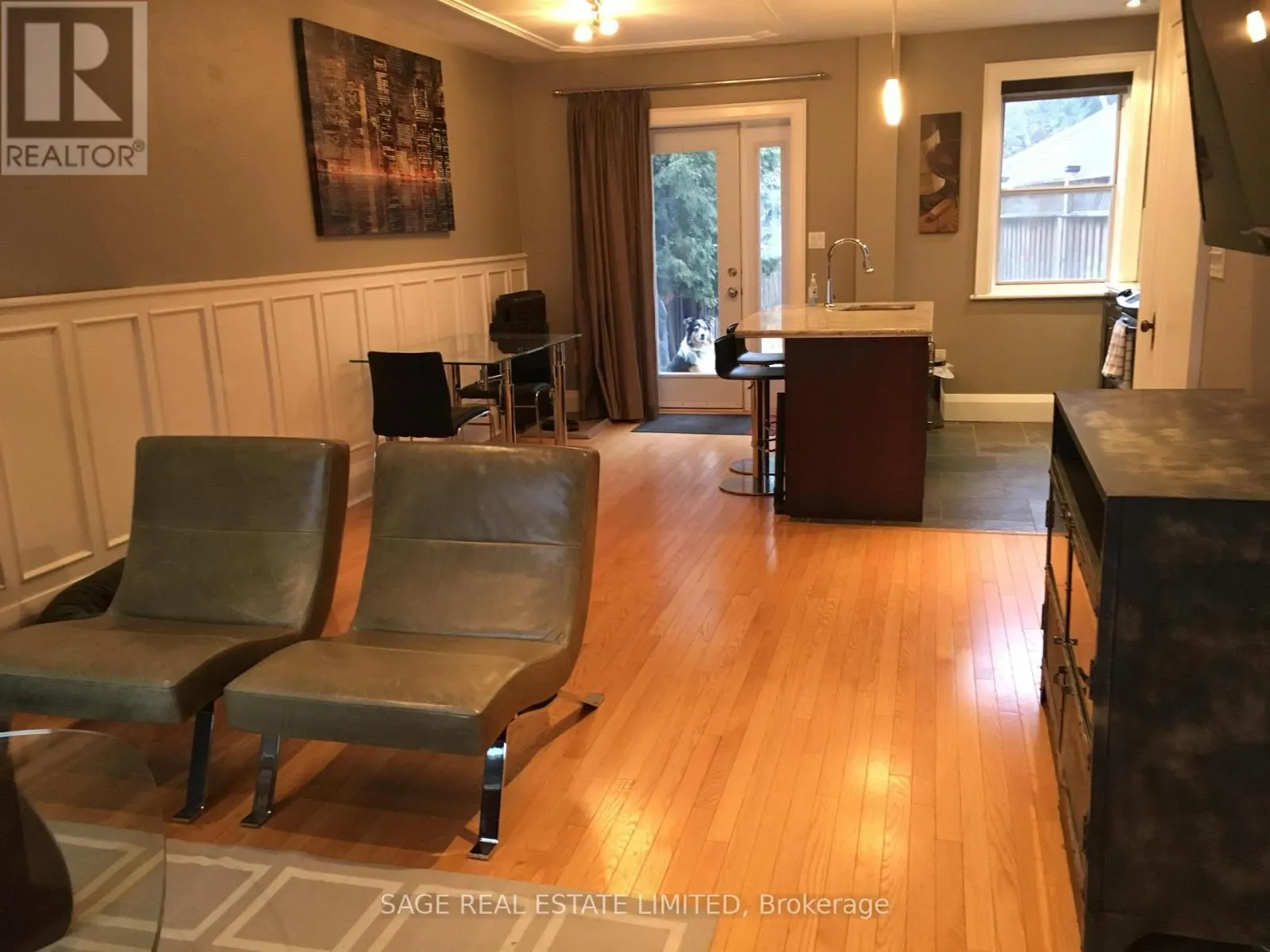 569 SOUDAN AVENUE