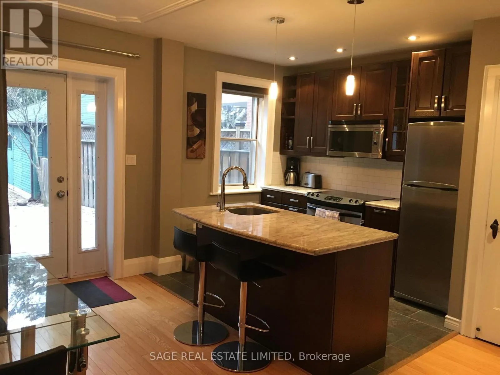 569 SOUDAN AVENUE