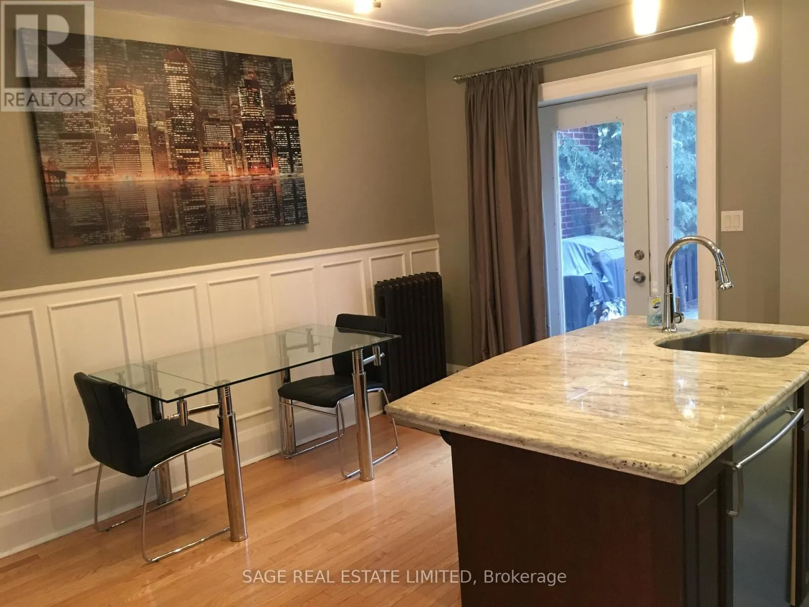 569 SOUDAN AVENUE