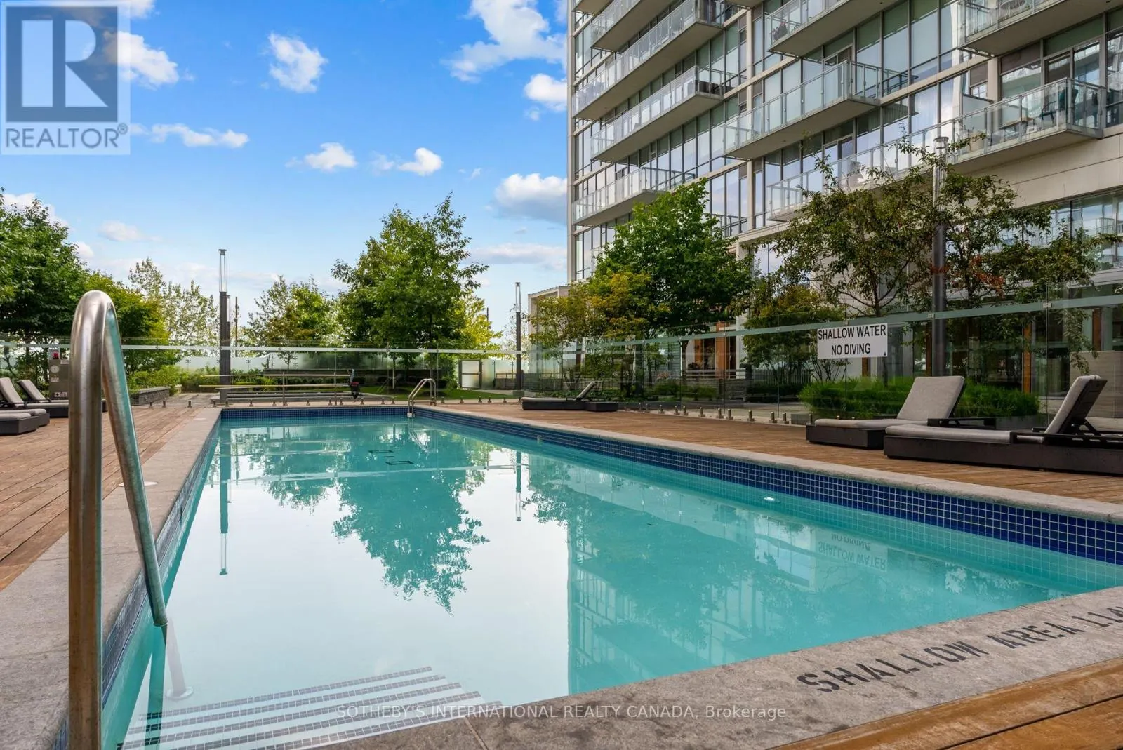 TH 115 - 29 QUEENS QUAY E