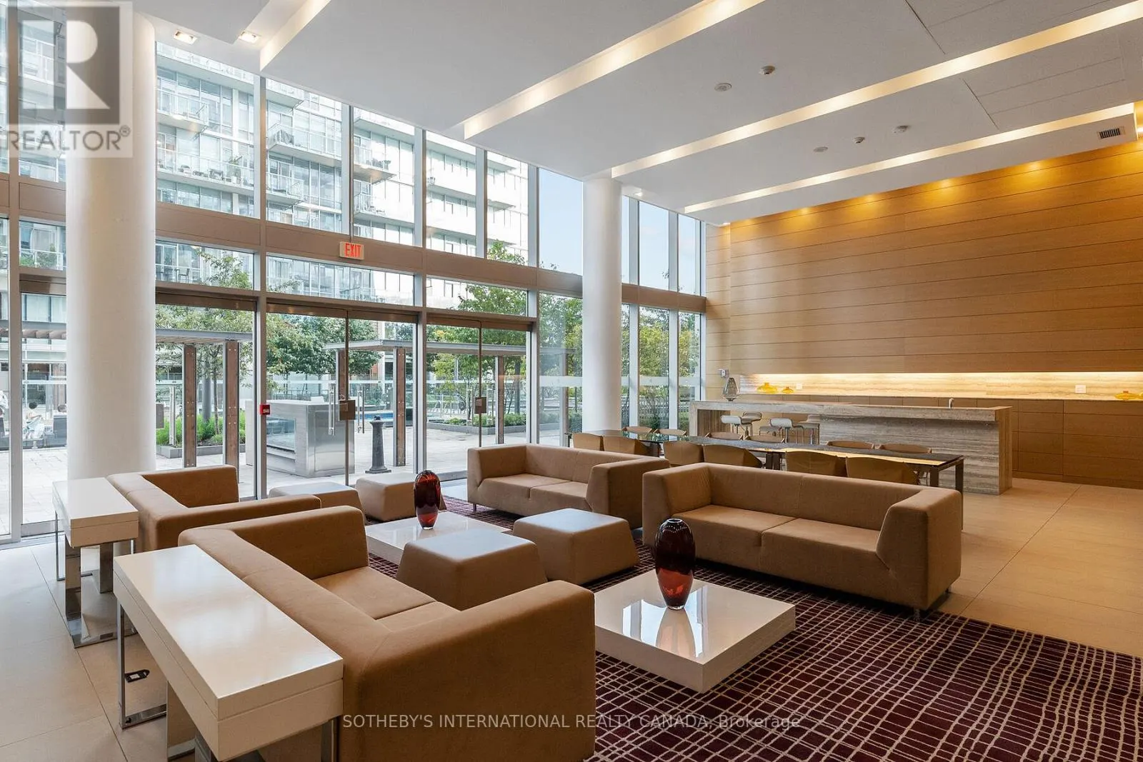 TH 115 - 29 QUEENS QUAY E