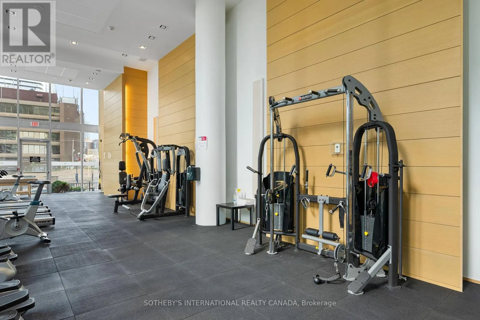 TH 115 - 29 QUEENS QUAY E