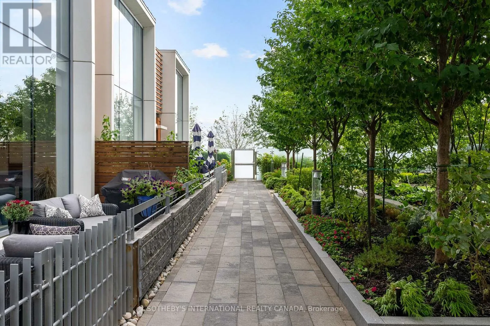 TH 115 - 29 QUEENS QUAY E