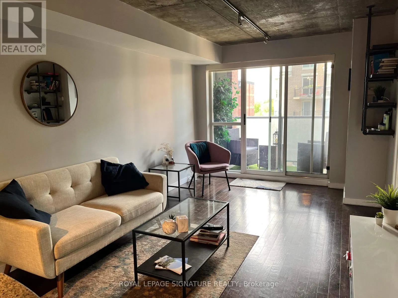 610 - 1005 KING STREET W