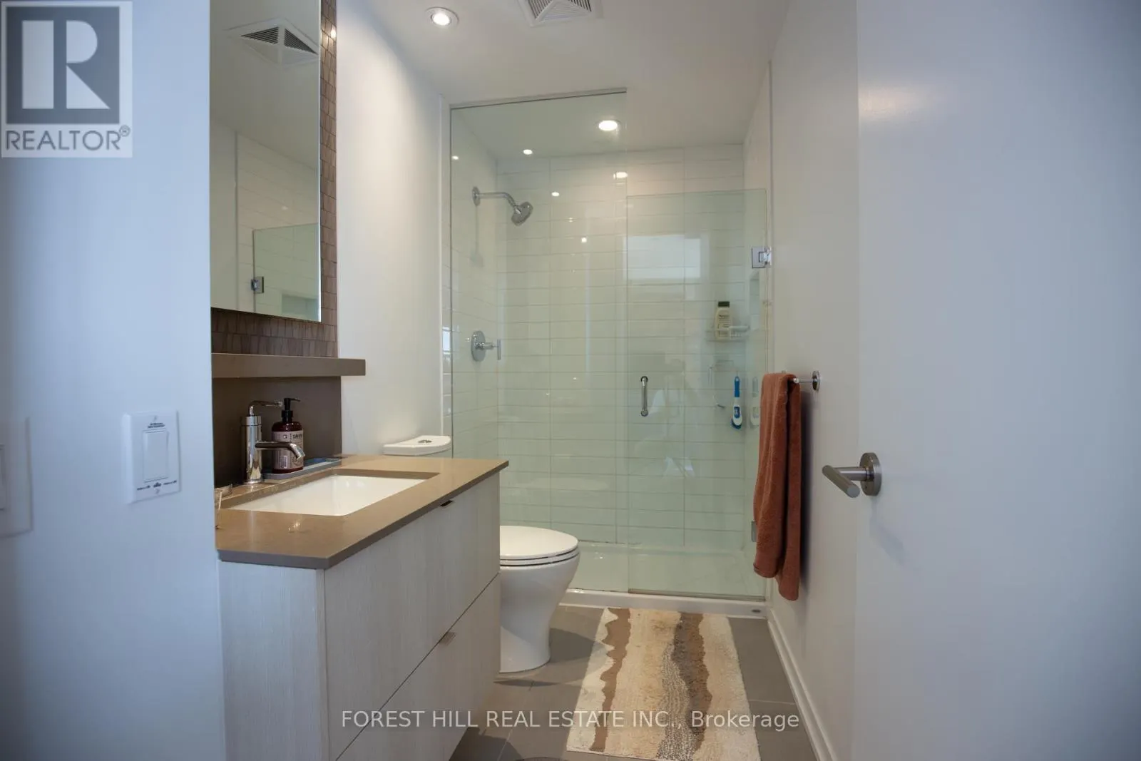 713 - 138 ST. HELENS AVENUE