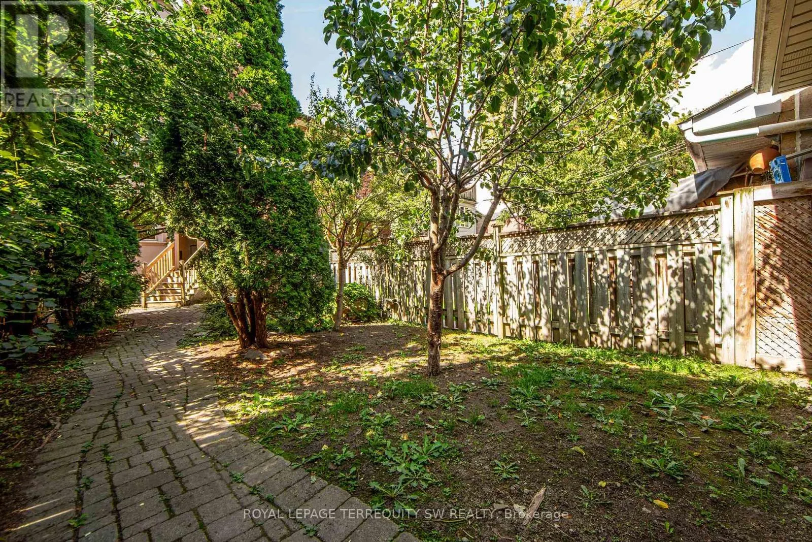 329 LIPPINCOTT STREET