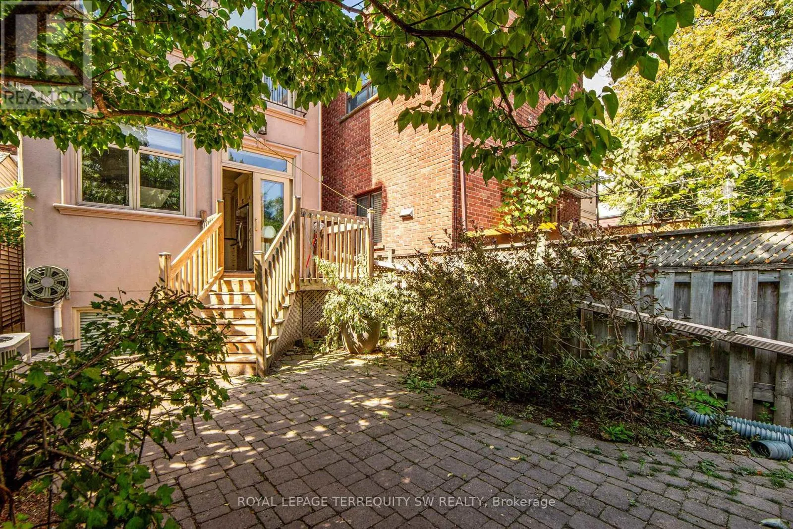 329 LIPPINCOTT STREET