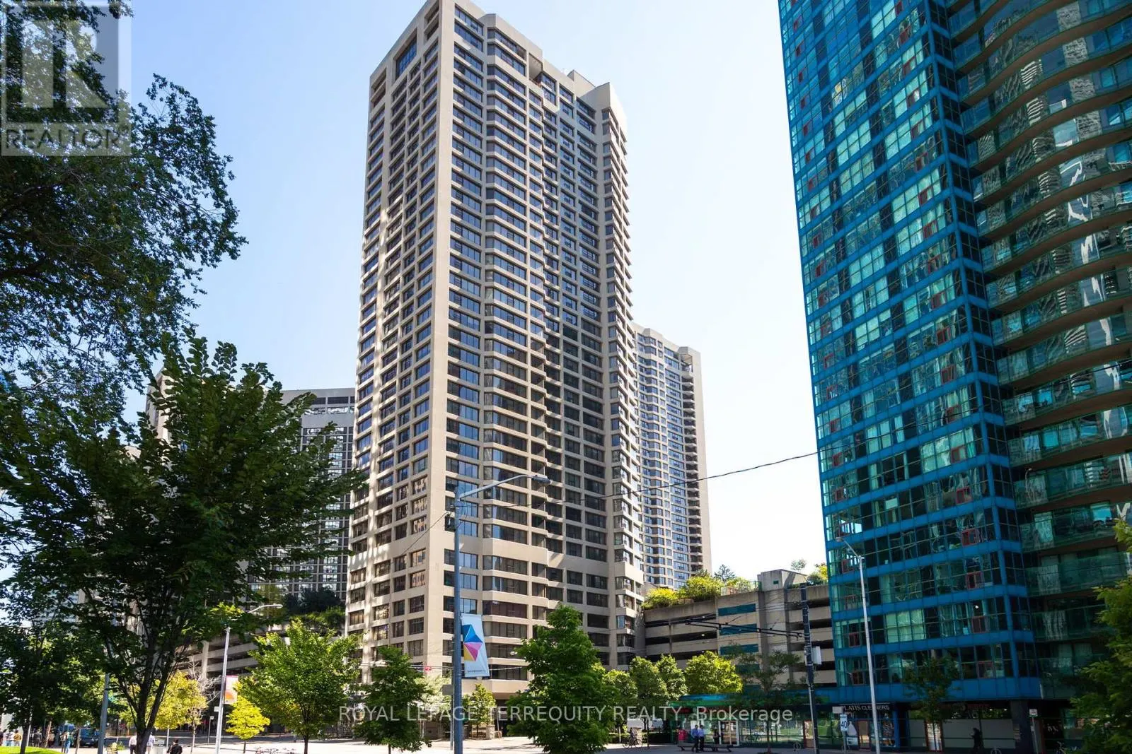 2311 - 55 HARBOUR SQUARE