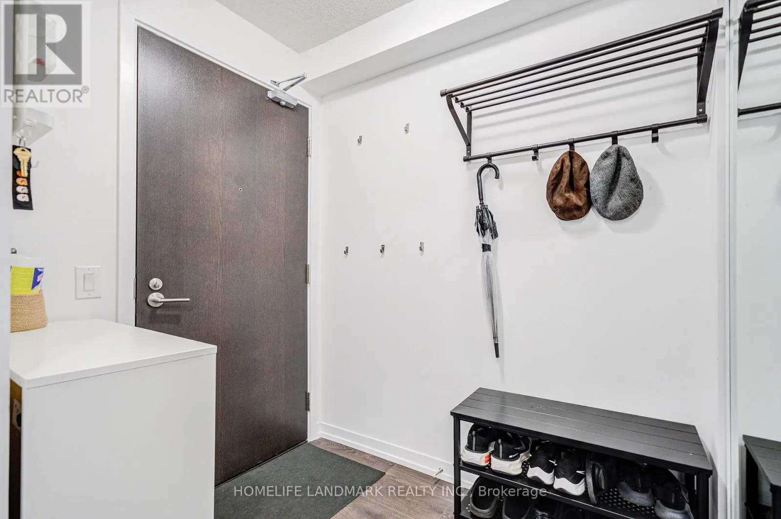 609 - 219 DUNDAS STREET E