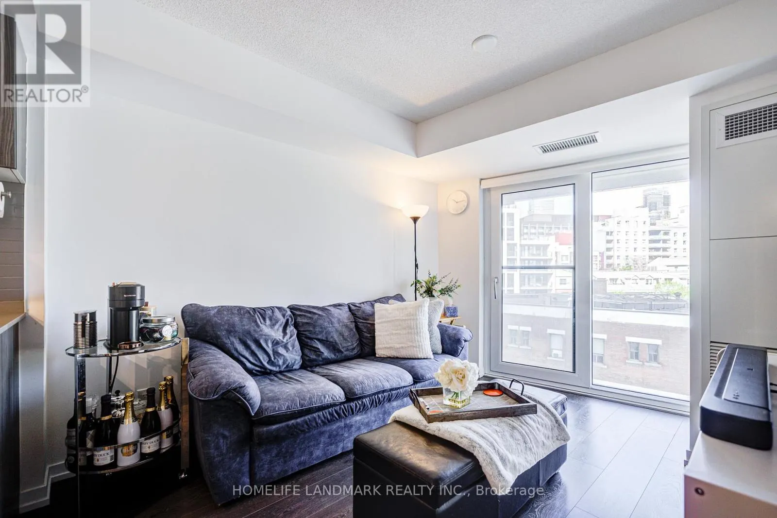 609 - 219 DUNDAS STREET E