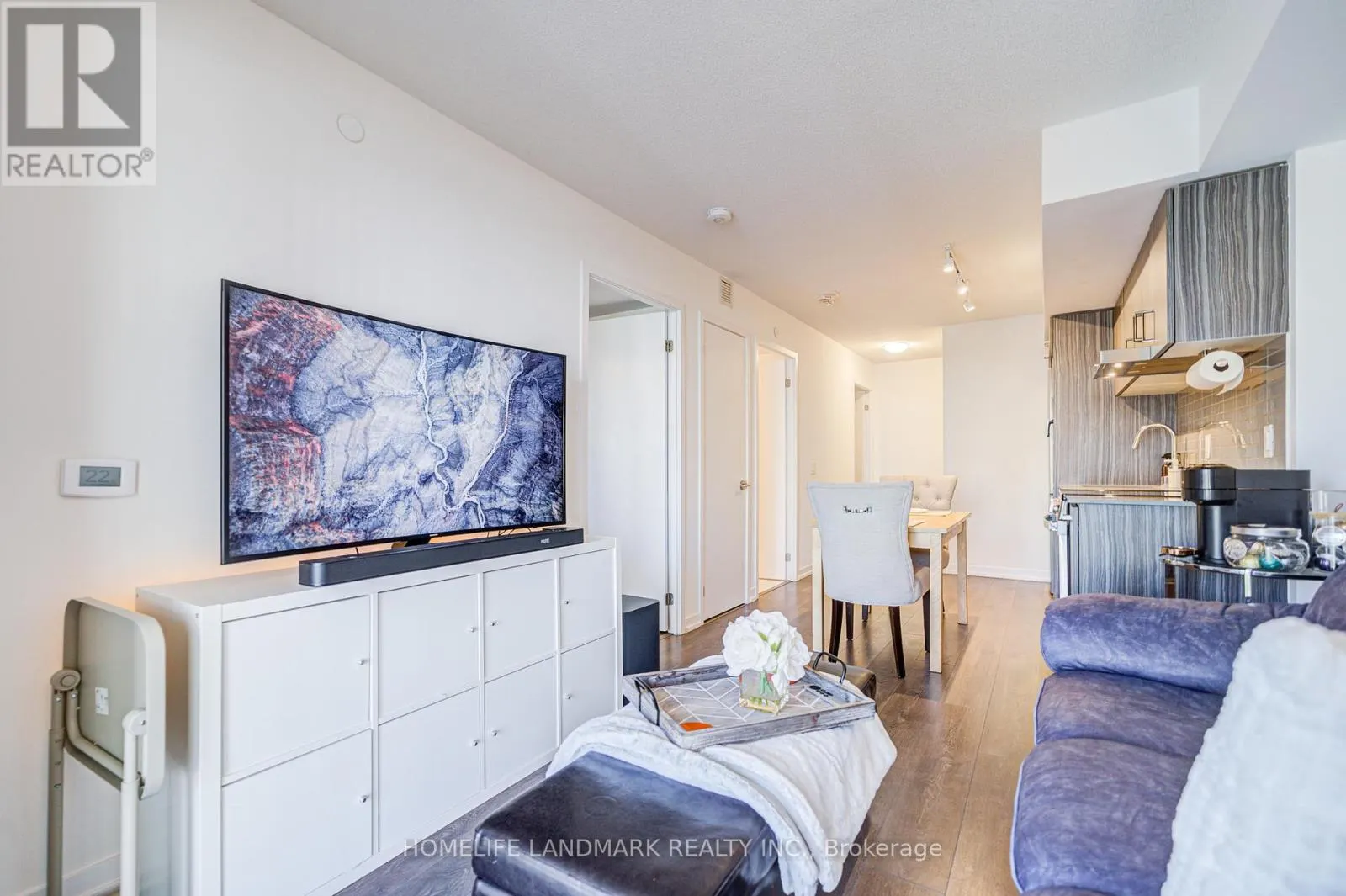 609 - 219 DUNDAS STREET E