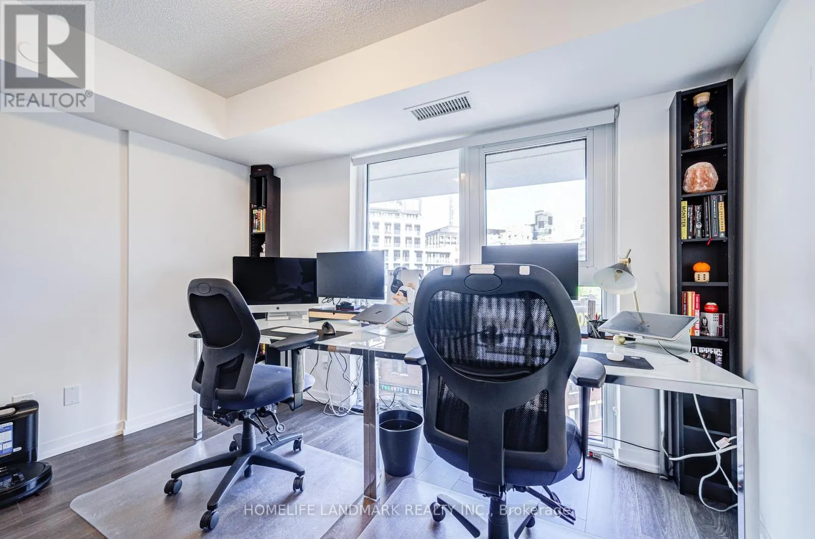 609 - 219 DUNDAS STREET E