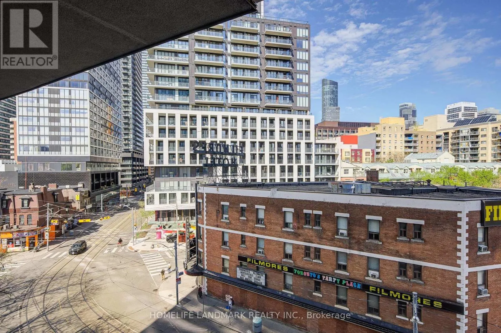 609 - 219 DUNDAS STREET E
