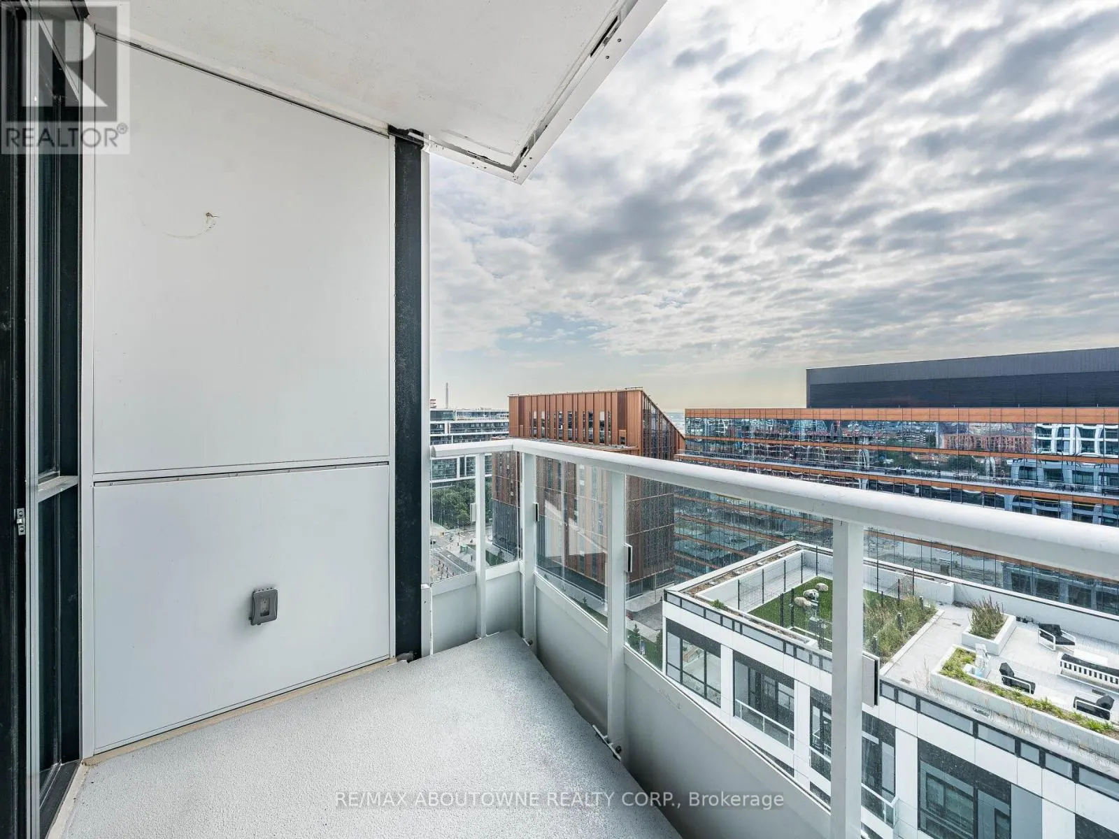 1507 - 15 RICHARDSON STREET