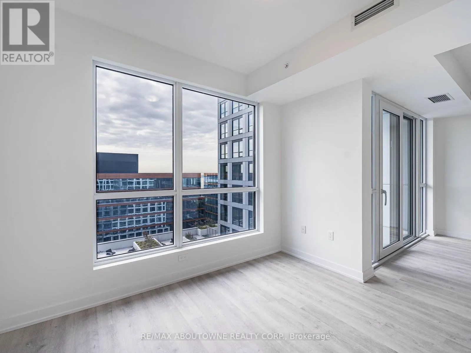1507 - 15 RICHARDSON STREET