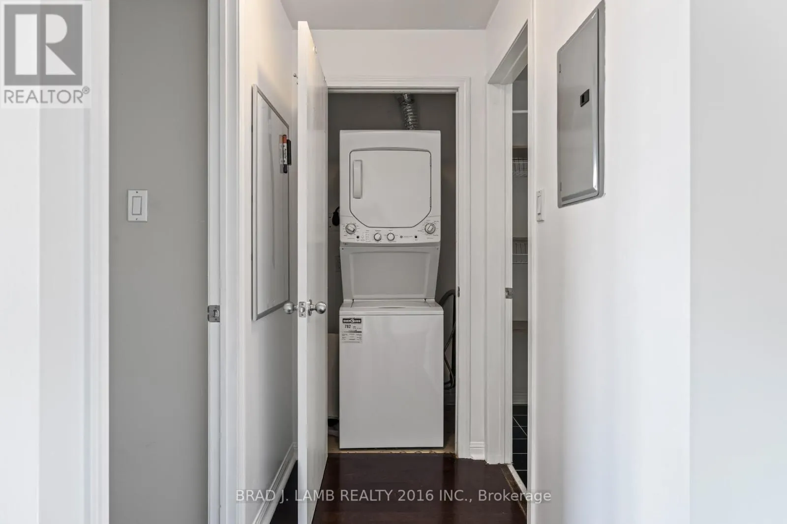428 - 550 FRONT STREET W