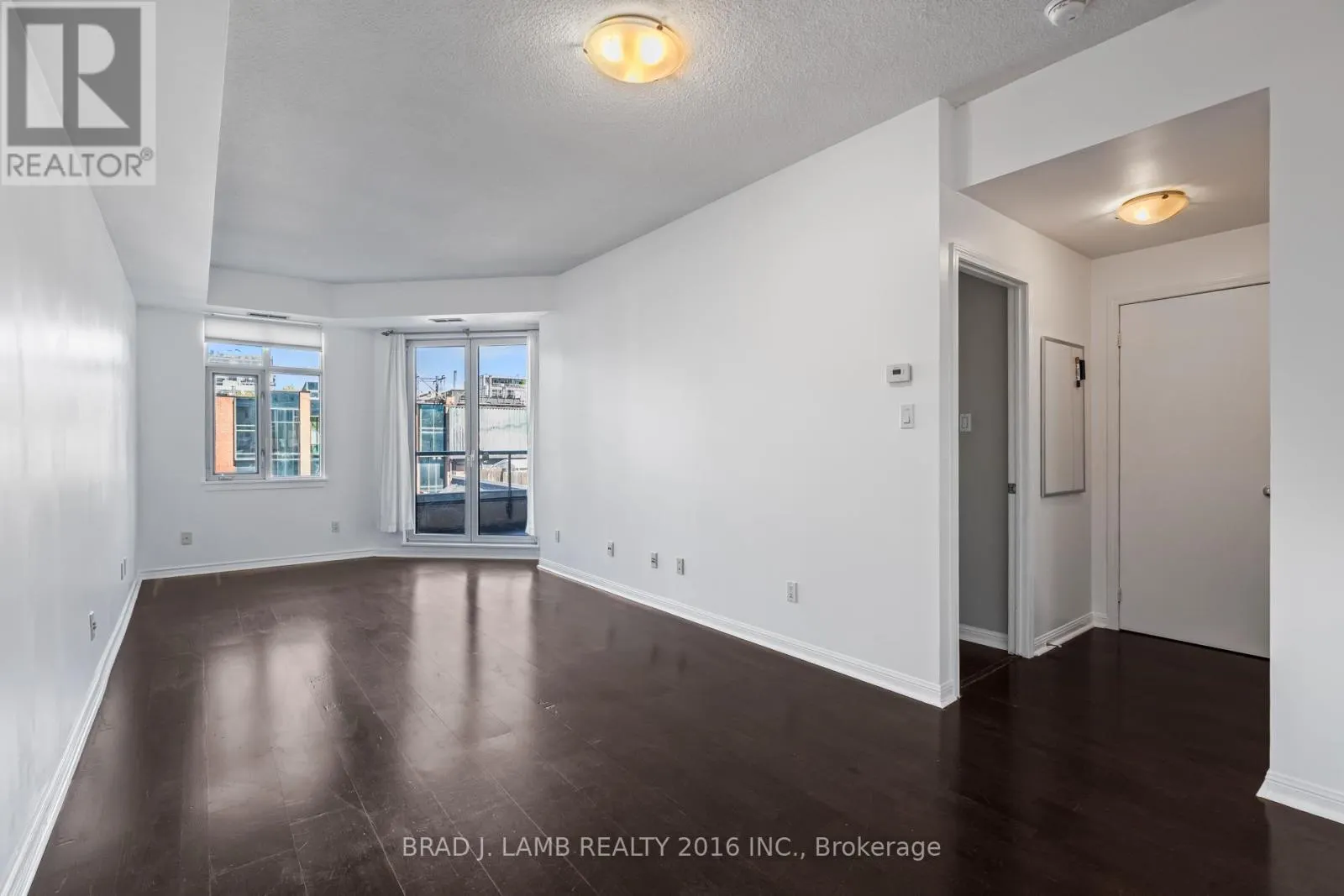 428 - 550 FRONT STREET W
