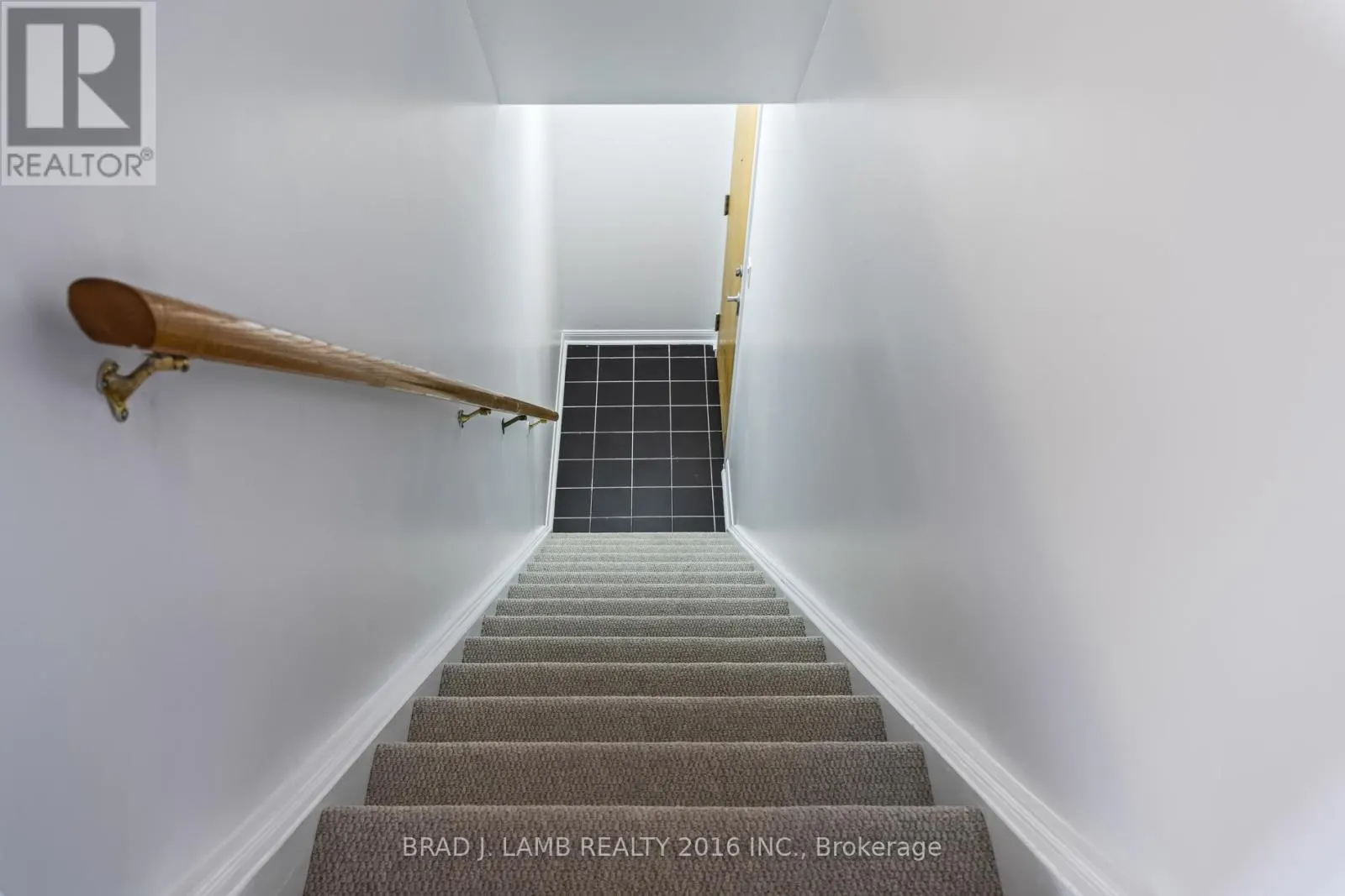 428 - 550 FRONT STREET W