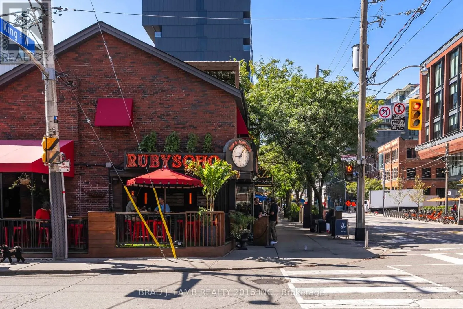 428 - 550 FRONT STREET W