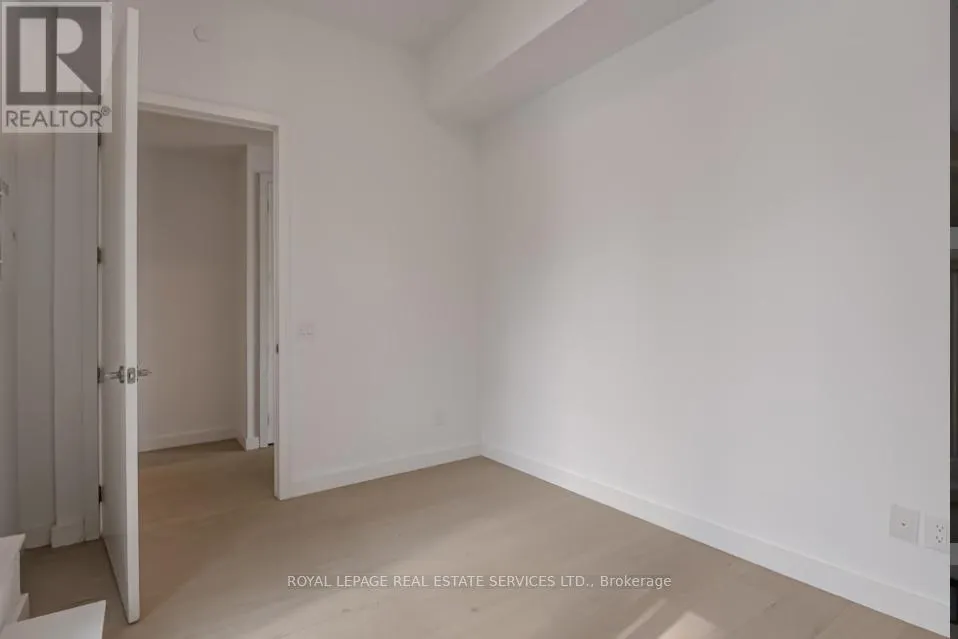 203 - 81 WELLESLEY STREET E