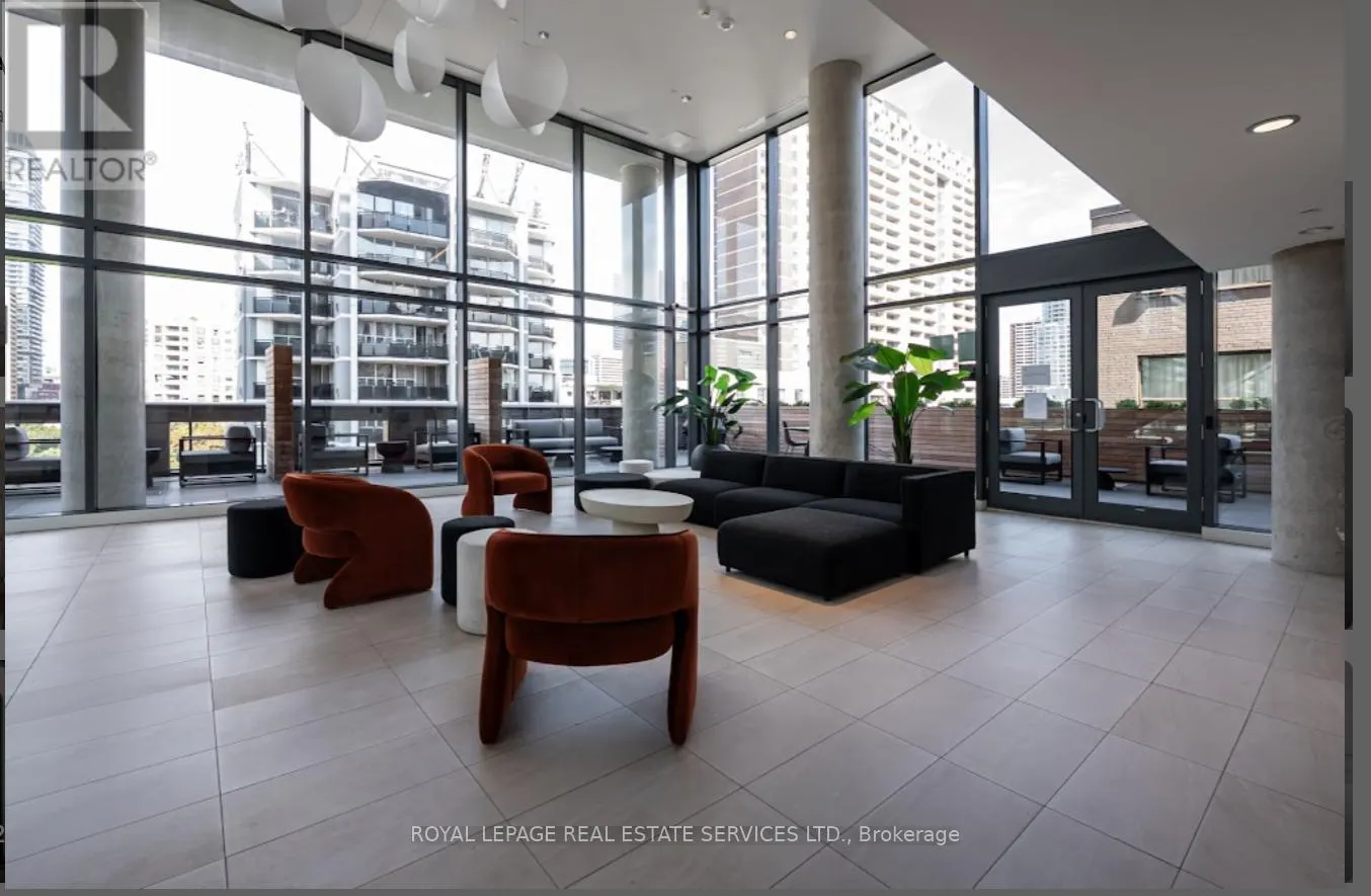 203 - 81 WELLESLEY STREET E