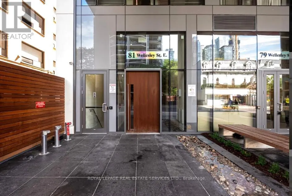 203 - 81 WELLESLEY STREET E