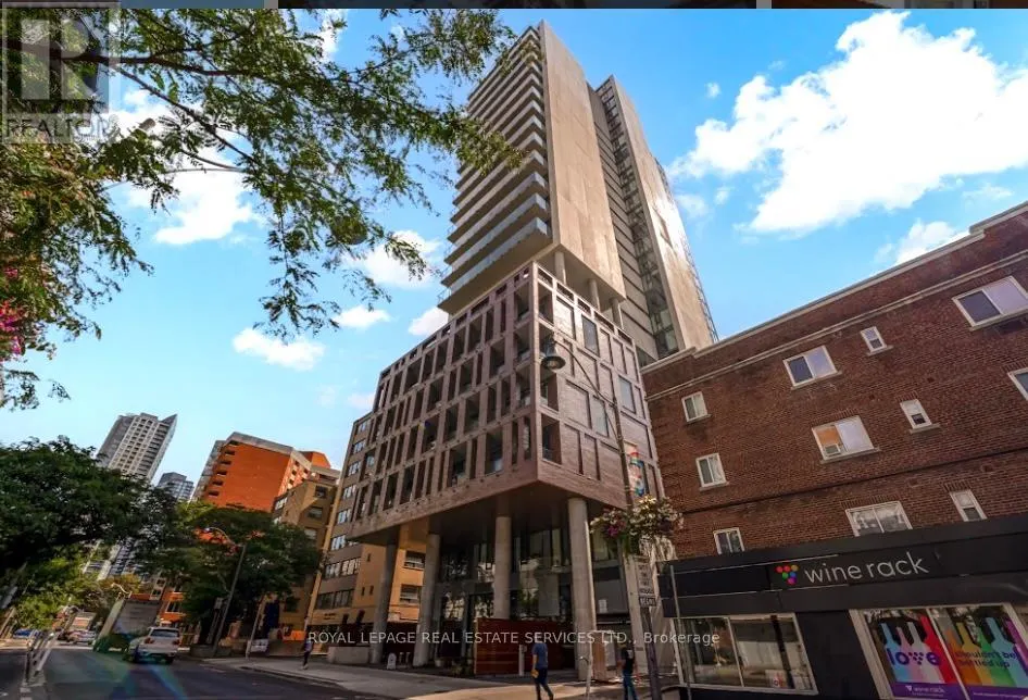 203 - 81 WELLESLEY STREET E