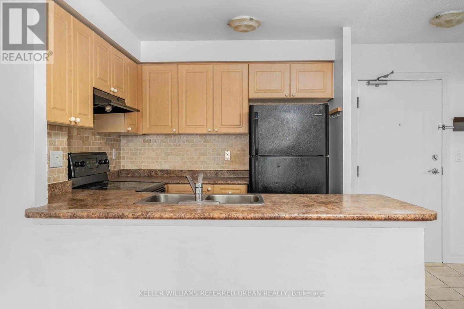 608 - 935 SHEPPARD AVENUE W
