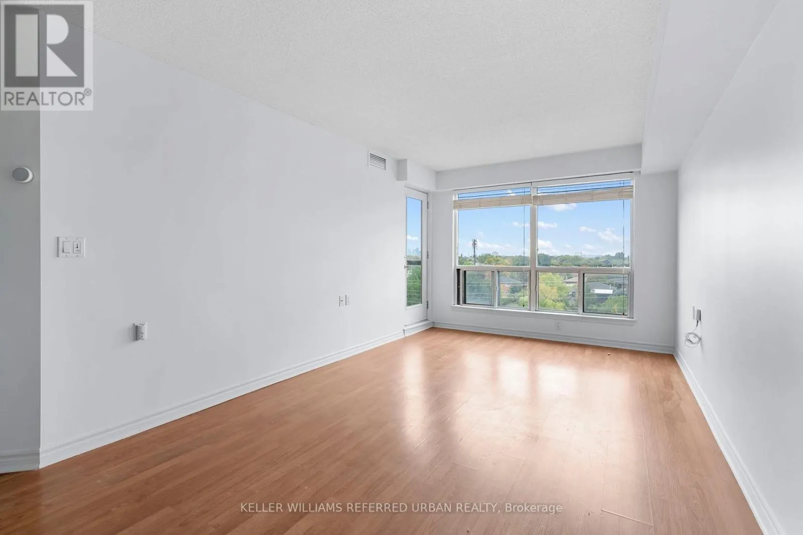 608 - 935 SHEPPARD AVENUE W