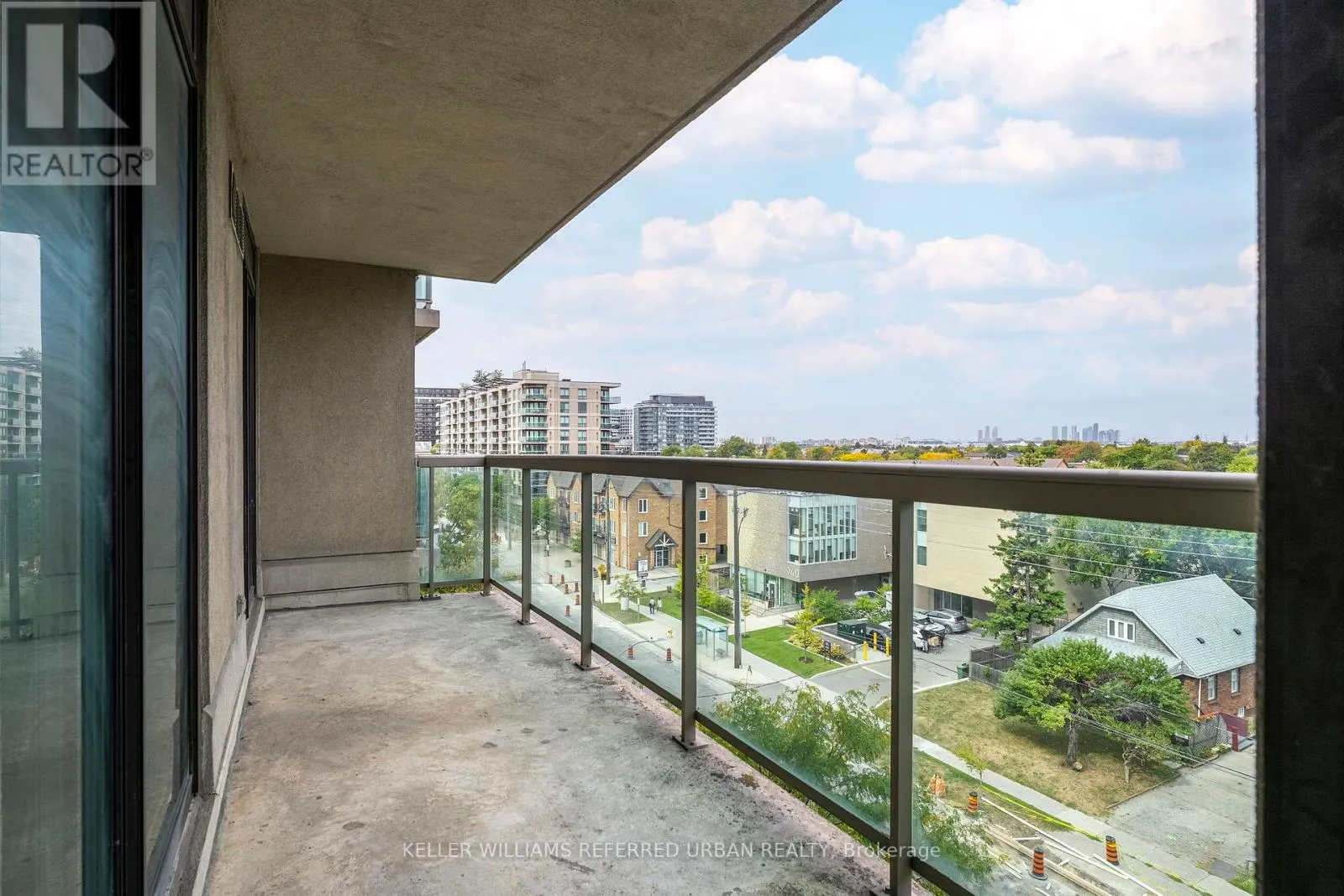 608 - 935 SHEPPARD AVENUE W