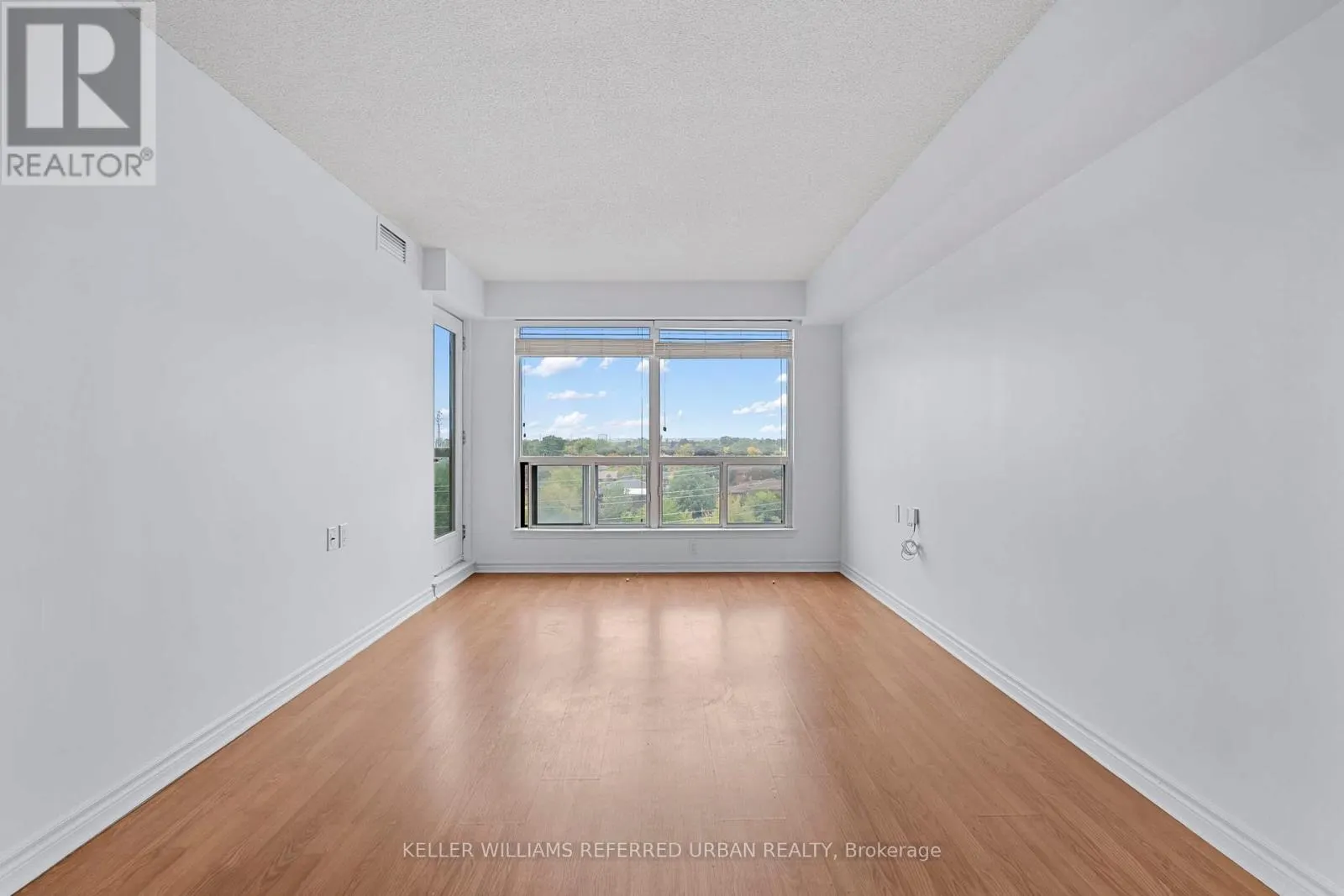 608 - 935 SHEPPARD AVENUE W