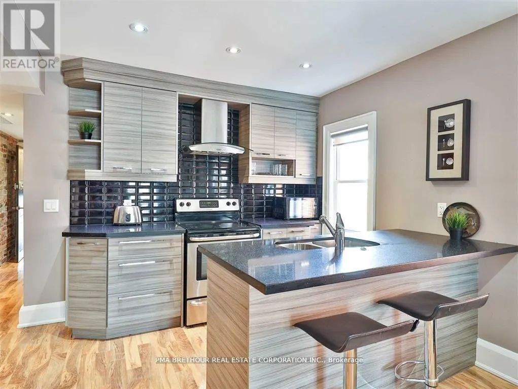 4 BELLE AYRE BOULEVARD