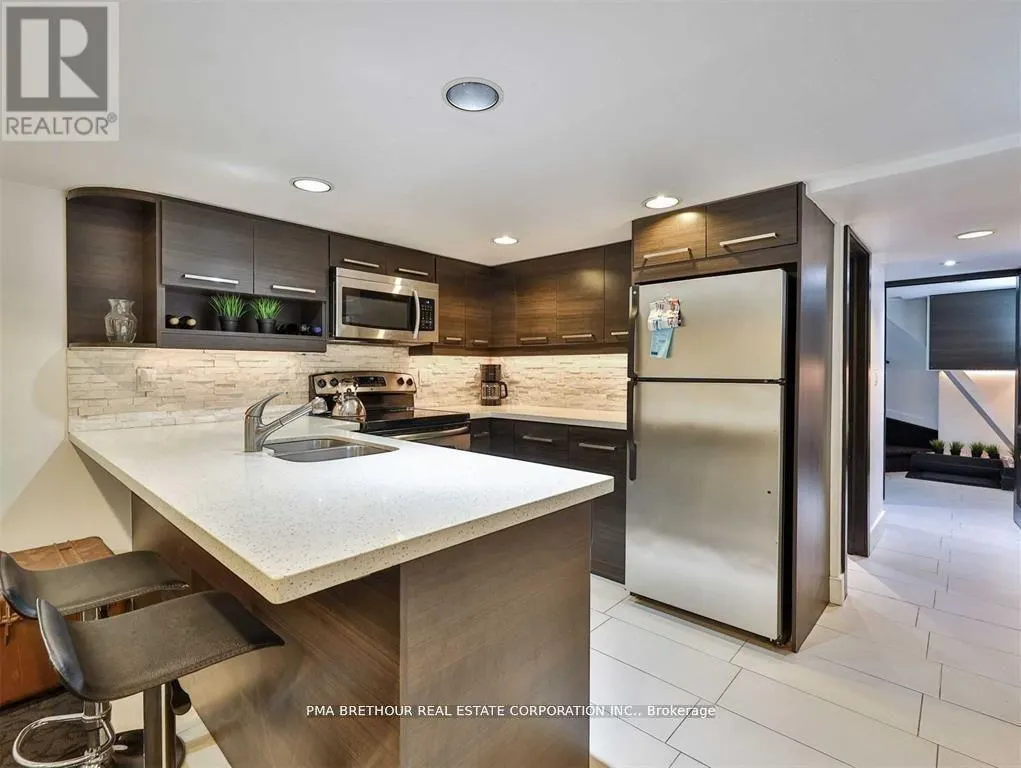 4 BELLE AYRE BOULEVARD