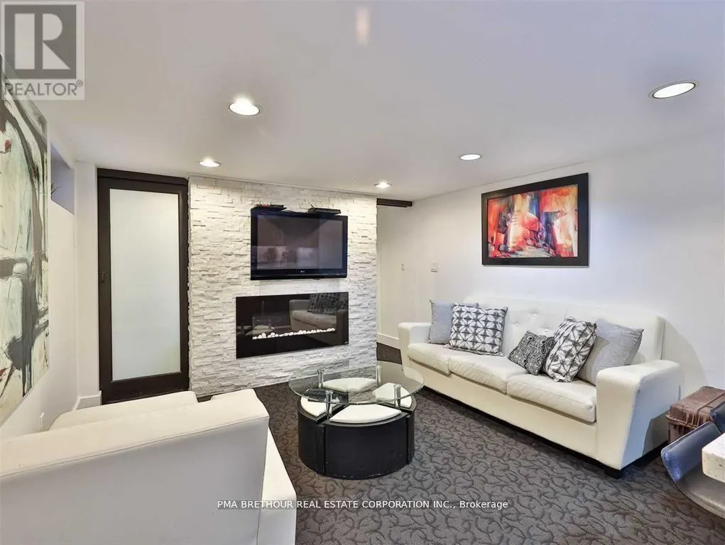 4 BELLE AYRE BOULEVARD