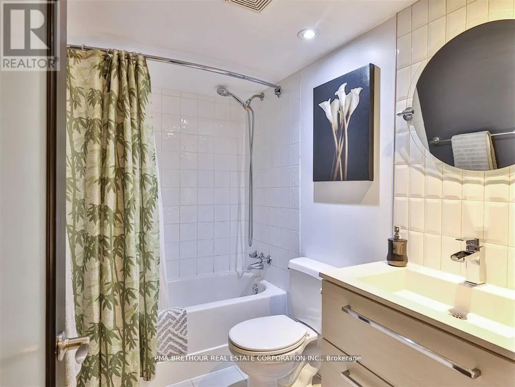 4 BELLE AYRE BOULEVARD