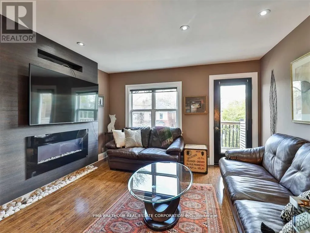 4 BELLE AYRE BOULEVARD