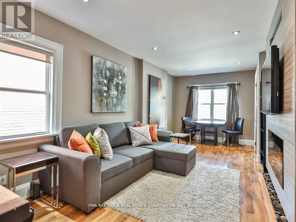 4 BELLE AYRE BOULEVARD
