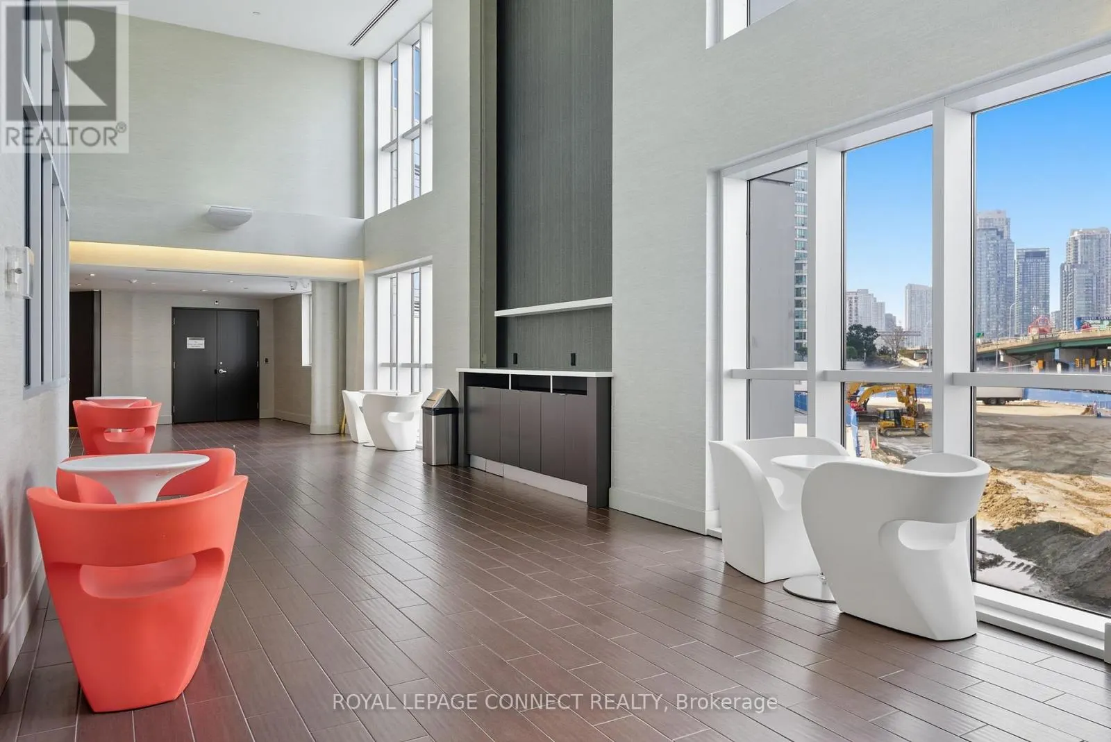 1504 - 208 QUEENS QUAY W