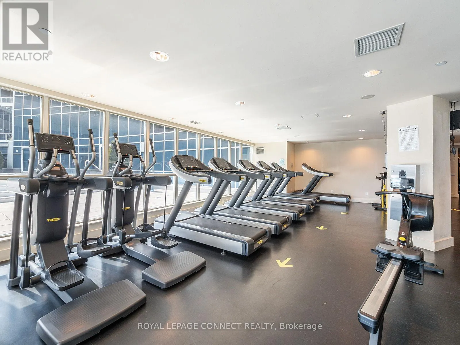 1504 - 208 QUEENS QUAY W