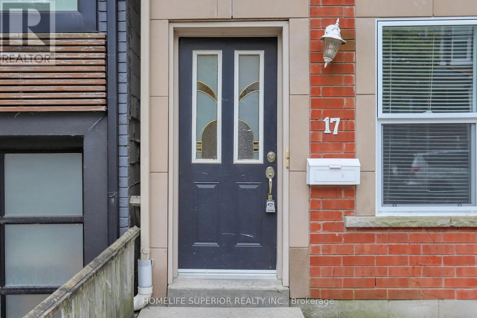 17 MITCHELL AVENUE
