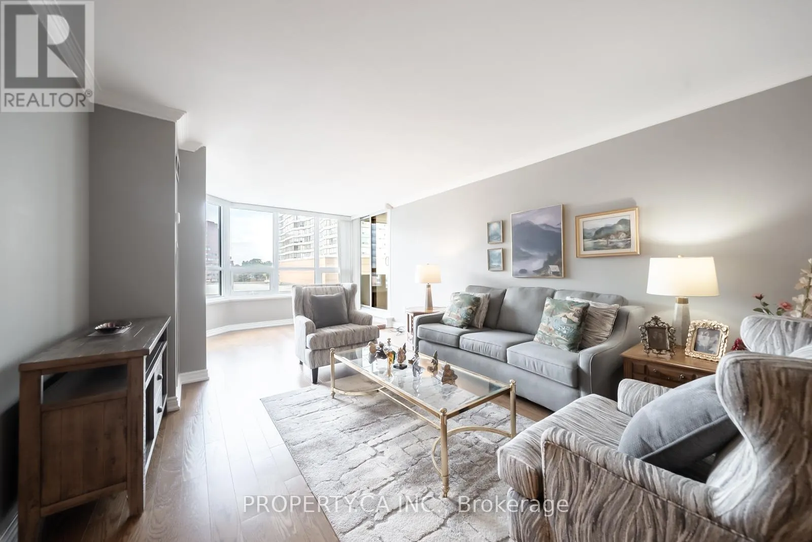 604 - 65 SPRING GARDEN AVENUE