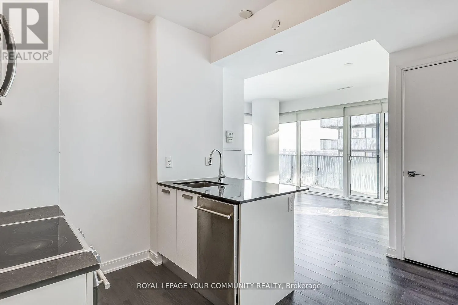 4208 - 42 CHARLES STREET E