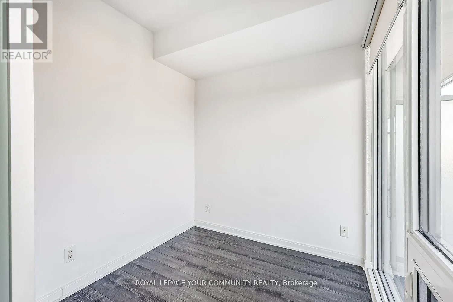 4208 - 42 CHARLES STREET E