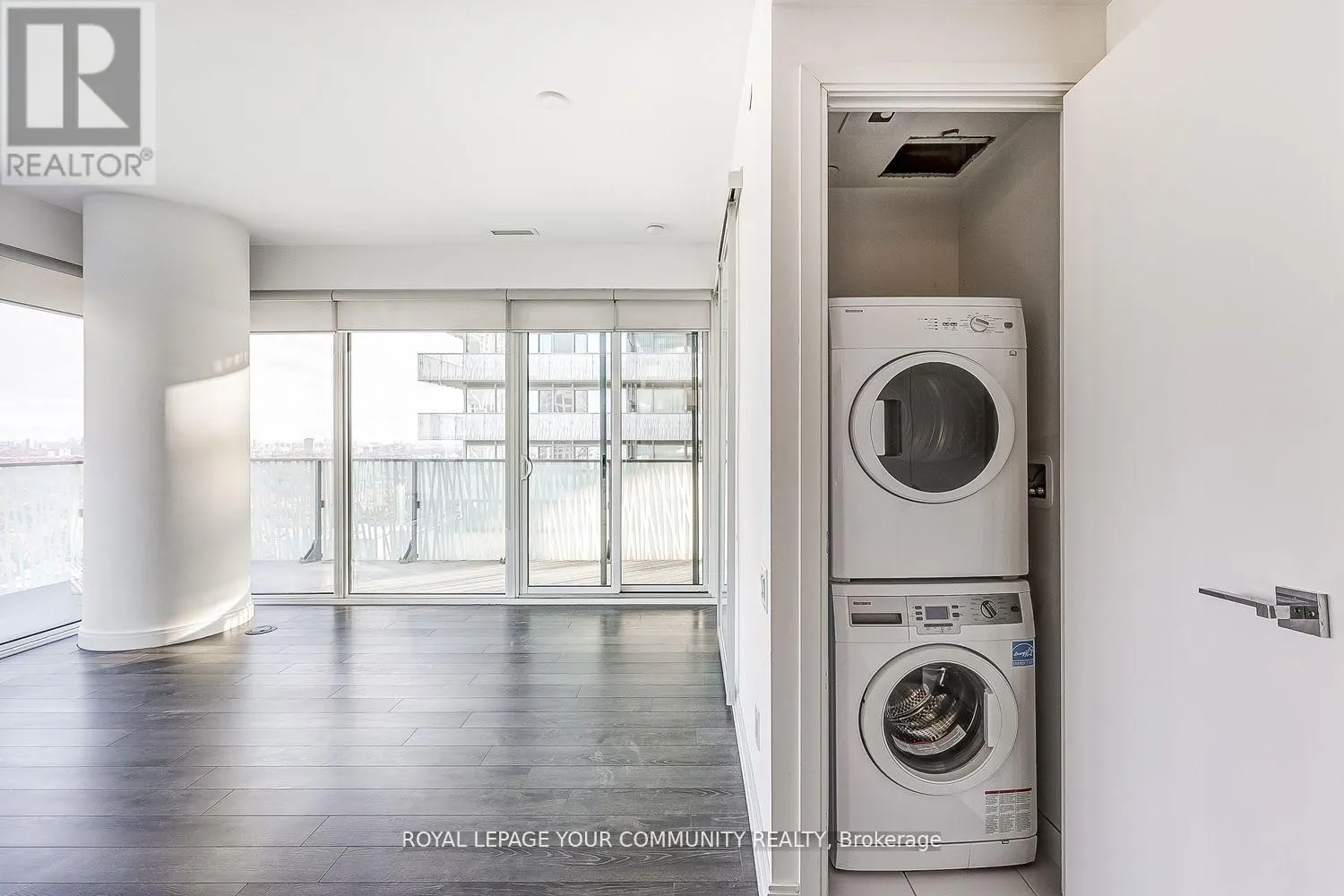 4208 - 42 CHARLES STREET E