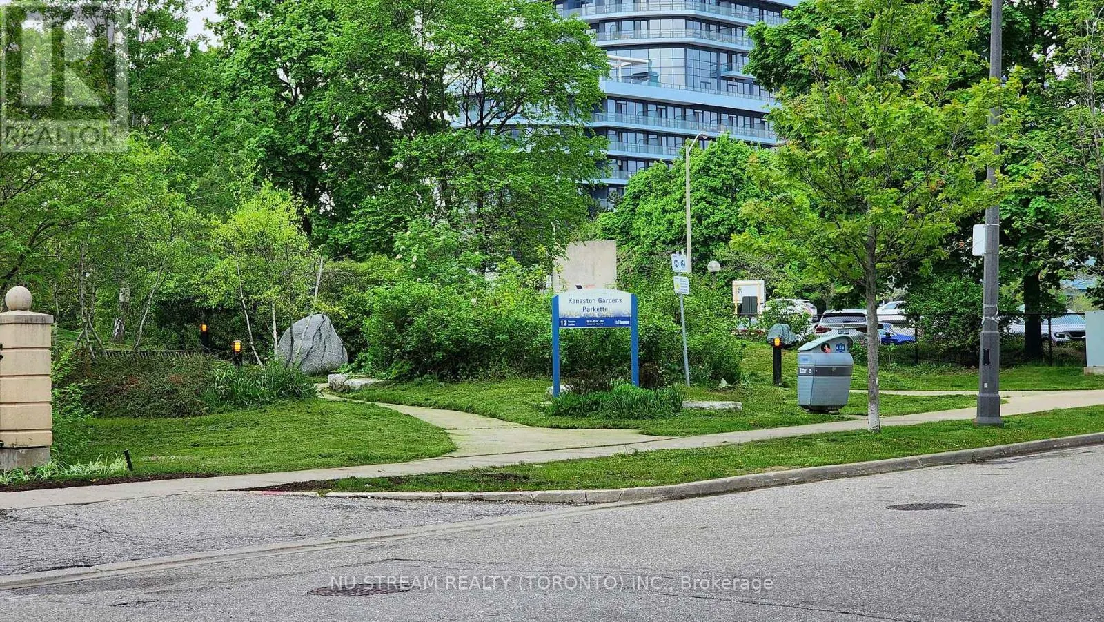 1703 - 18 KENASTON GARDENS